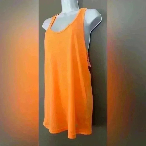 Marika Tek Orange Activewear Women's Top (168) - Picture 4 of 13